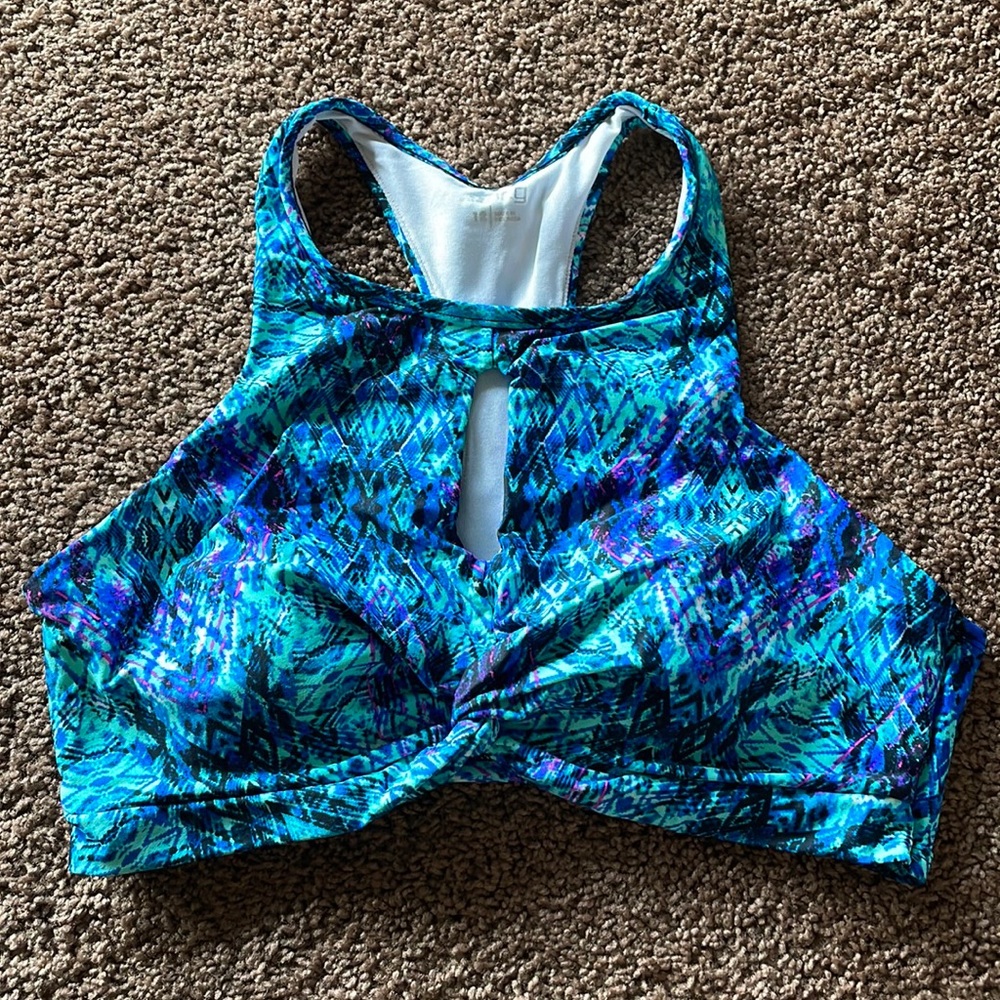 BCG Sports Bra with Peephole